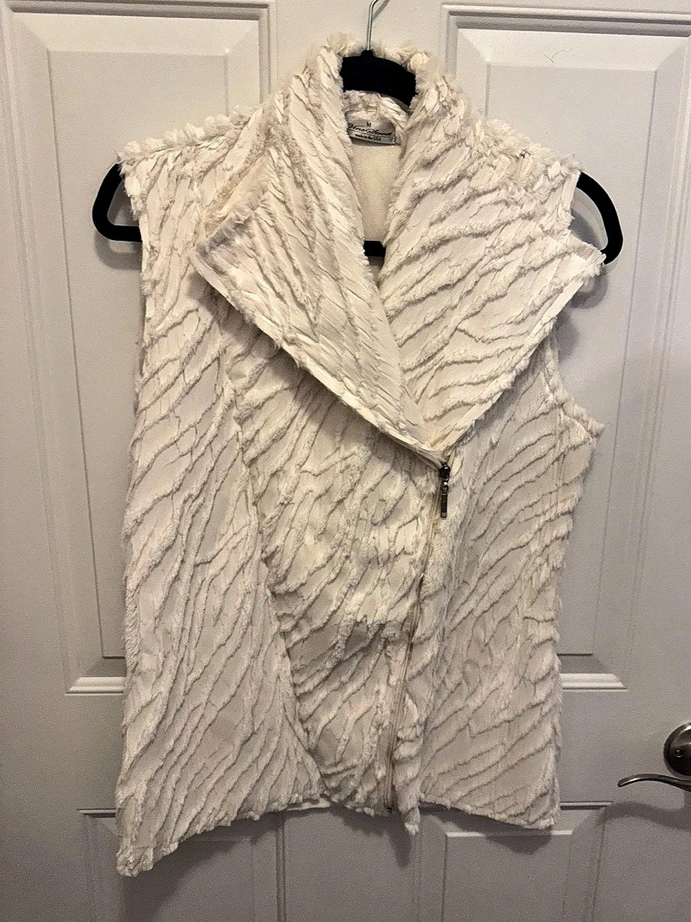 Vine Street Faux Fur Textured Vest Size Medium Like New